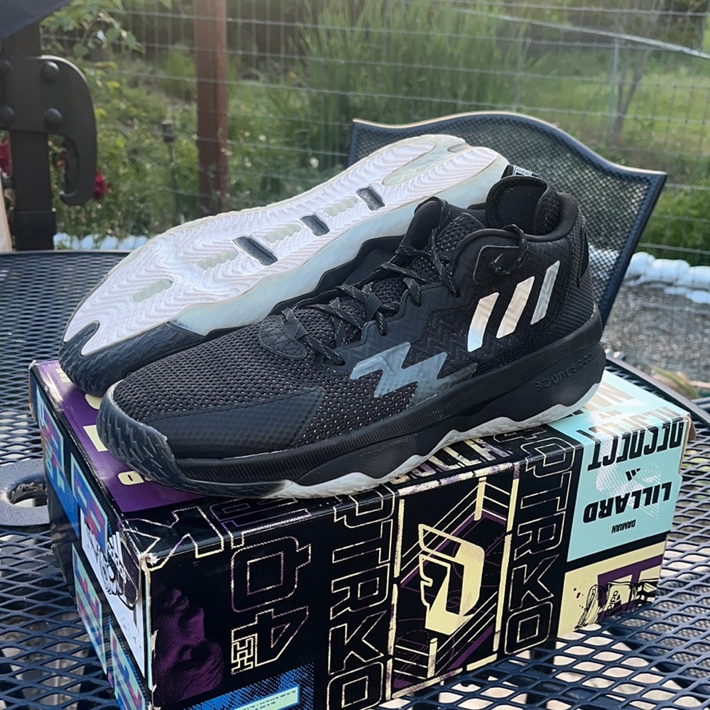 Dame 8 “Black and White” Men’s Basketball Shoe, US Size 11 Brand New